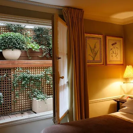 Therese Hotel