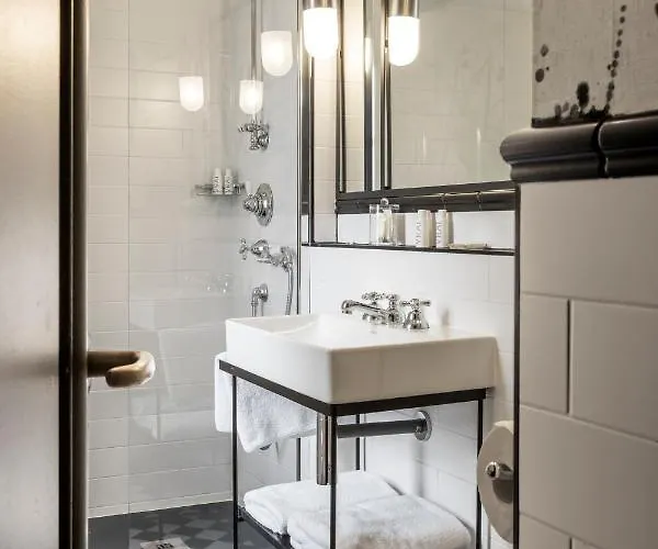 Therese Hotell Paris